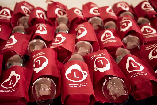“World Lambrusco Day”: il 21 giugno degustazione sul tetto d’Italia