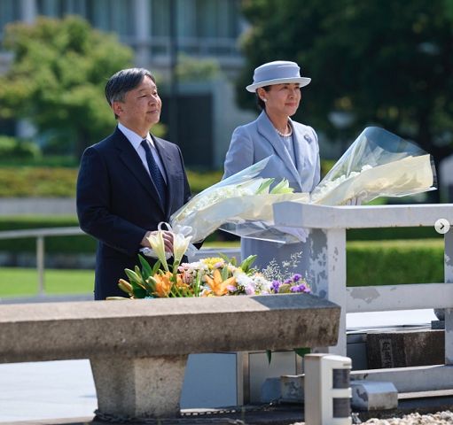 Giappone, Coppia imperiale visita città martire atomica Hiroshima