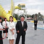 Riappare la moglie di Kim Jong Un (e sfoggia una borsa Gucci)