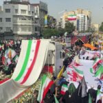 Iran, migliaia di persone a Teheran ai funerali di 60 vittime della guerra con Israele