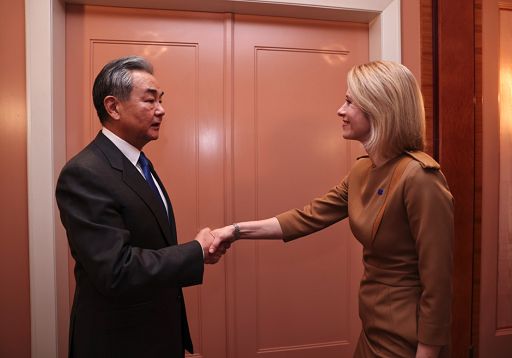 La Cina cerca di rassicurare l’Ue sull’export di terre rare
