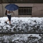 Dal weekend meno caldo, rischio violenti temporali con grandine