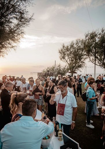 Vino, a Napoli torna “Te le do io le bollicine”