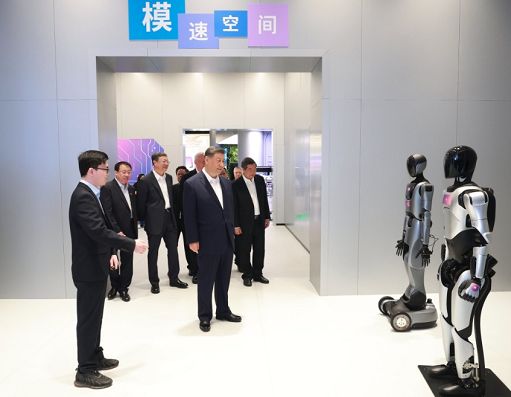 Cina, Xi delegherà governance di alcuni gangli del Pcc