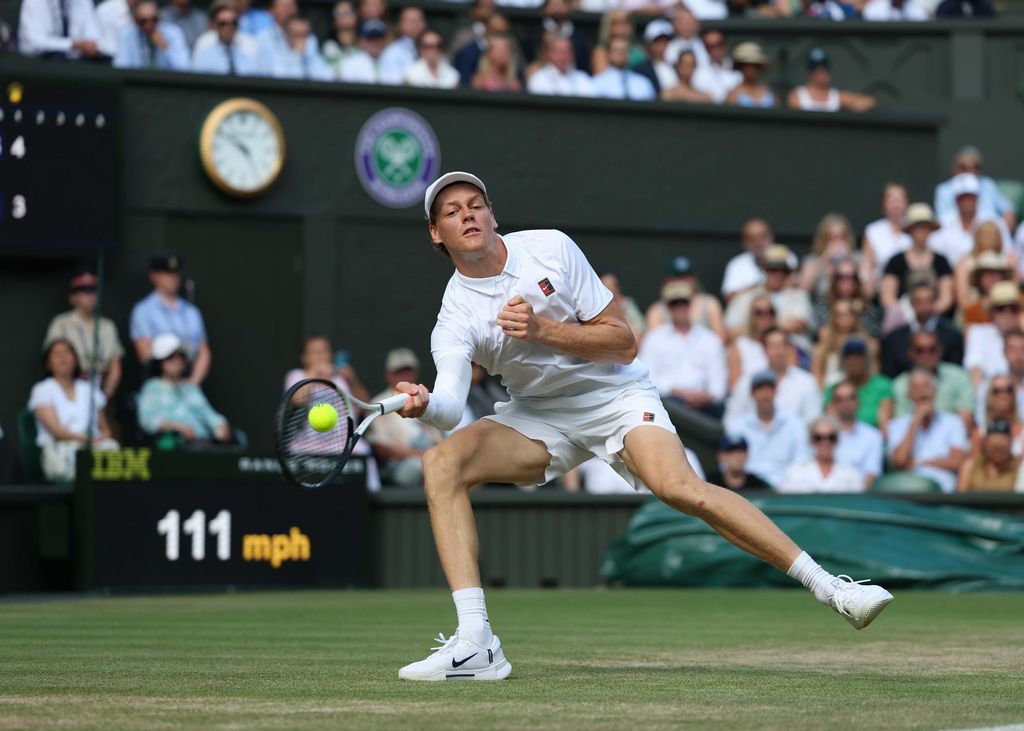 Tennis, Jannik Sinner vince il Torneo di Wimbledon: è il primo italiano
