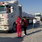 A Gaza entrano camion con aiuti dopo la “pausa tattica” dell’Idf in 3 zone