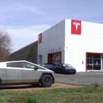 Tesla condannata a pagare 243 milioni di dollari per un incidente mortale con Autopilot