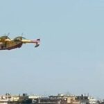 Grave incendio sul Vesuvio, in azione 6 Canadair