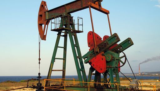 Ue: forniture petrolio stabili ma prezzi diesel e kerosene elevati. Il commissario: inverno difficile