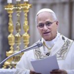 Il Papa: mai la guerra è in nome di Dio, non esiste una guerra santa