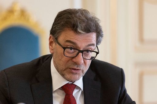 Non entra nella manovra il taglio Irpef per il ceto medio. Flat tax per neoassunti