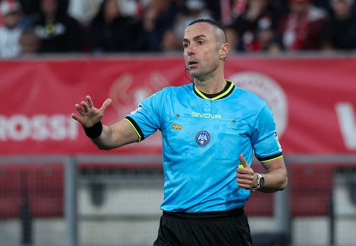 Calcio, Arbitri, Guida per il derby di Milano