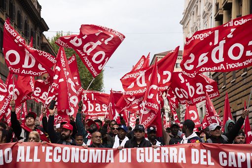 Gli organizzatori dei cortei: almeno 1 milione nelle piazze di 70 citt&agrave;